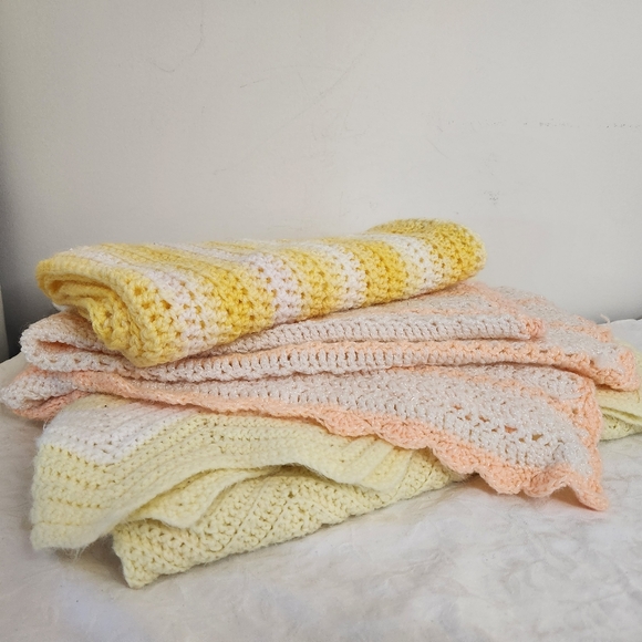 Handknit Chevron Baby Blanket - Picture 7 of 7